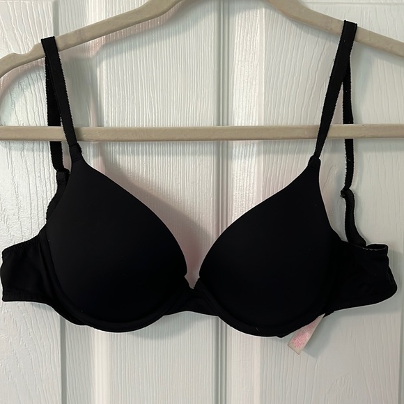 Pink Victoria’s Secret bra - Picture 1 of 3